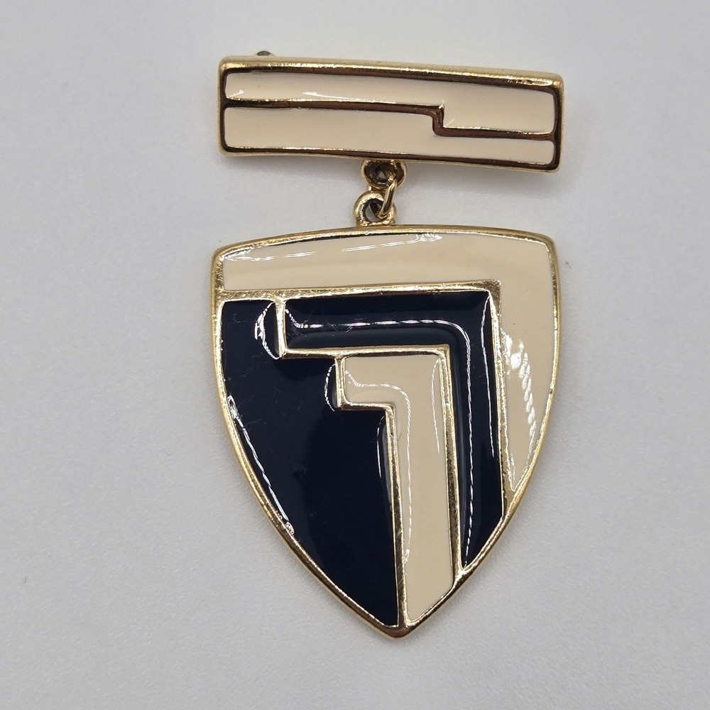 VTG‎ Brooch 80s Gold Tone Navy Blue Cream Enamel Trifari Signed Stmt Shield Pin